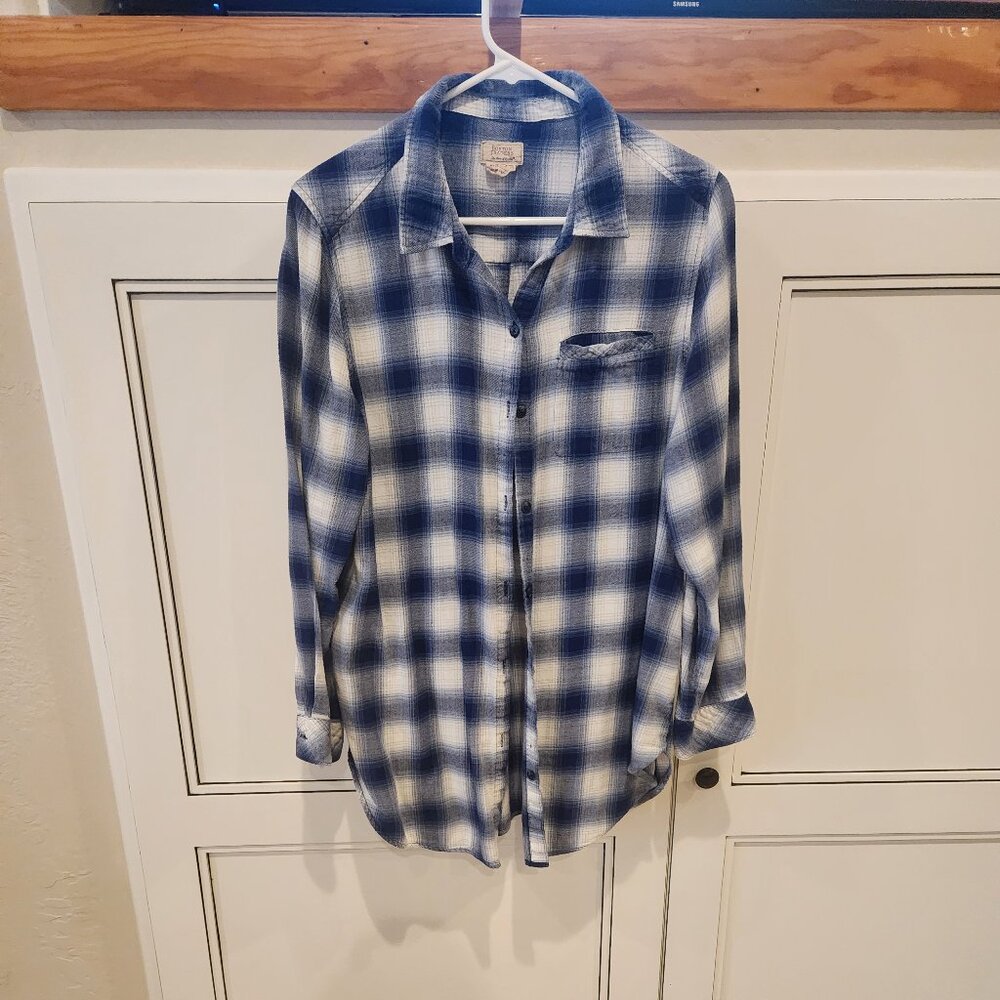 Size Medium Blue and White Flannel